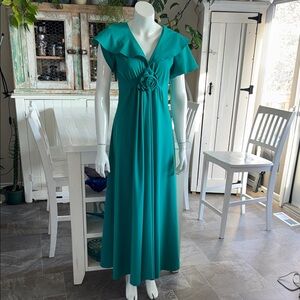 Nu mode 70s vintage Elegant sea foam empire waist, Maxi Dress